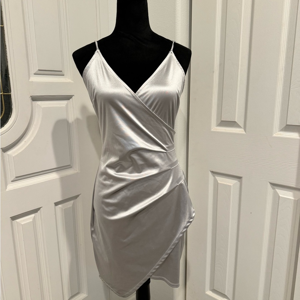 E.L.H Studio Women's Silver Dress Spaghetti Strap Wrap Fitted Size Large NWOT